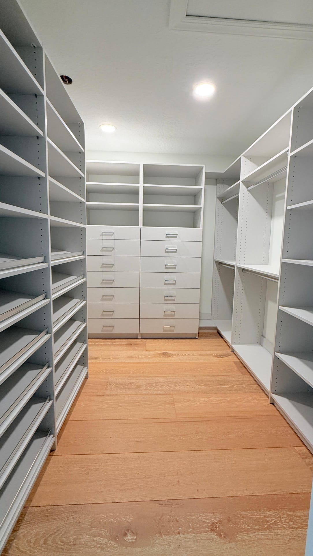 Custom closet project by COPLASA